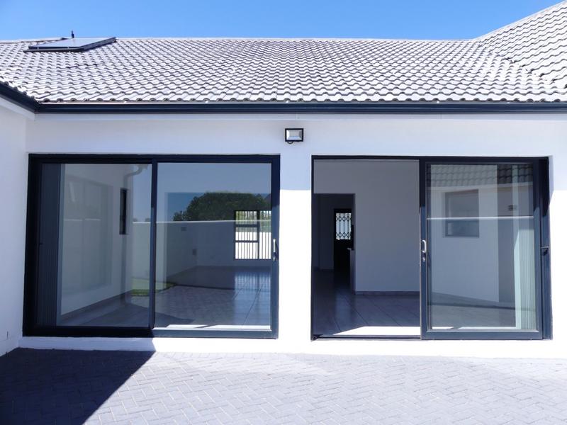 4 Bedroom Property for Sale in Golden Mile Western Cape